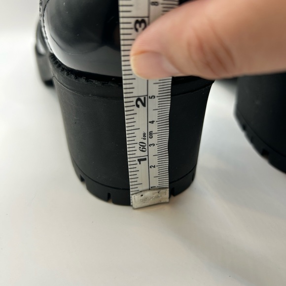 Urban Outfitters Black Patent Leather Wingtip Chunky Heel Mary Janes | Size 10 - Picture 12 of 12